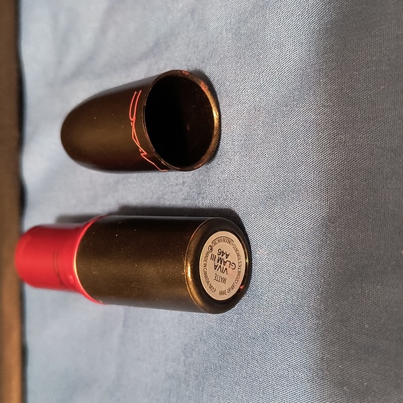 MAC Viva Glam III A46 Matte - Limited Edition Discontinued - Picture 7 of 7